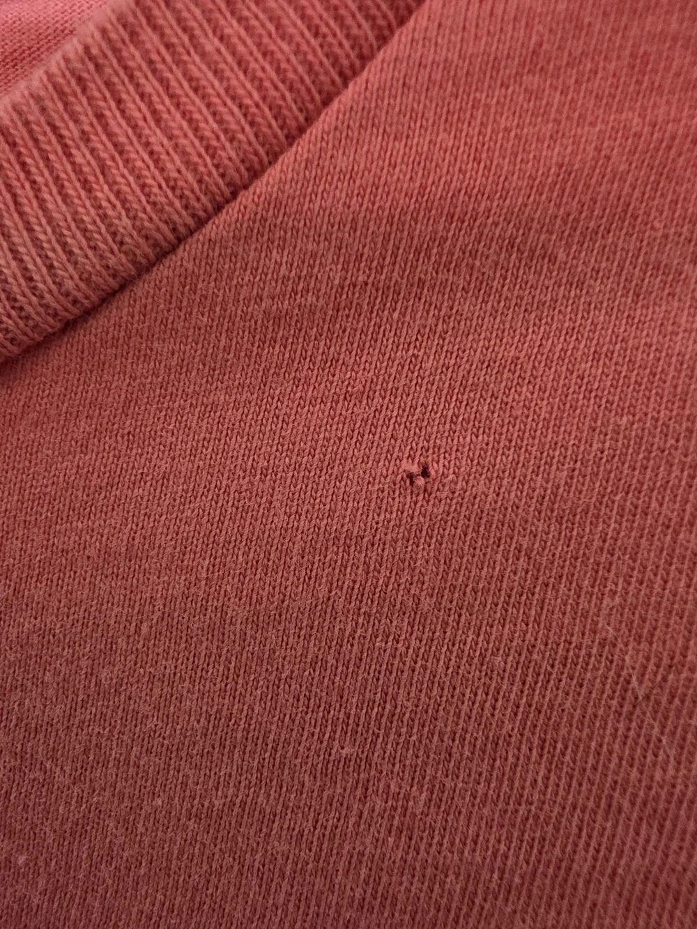 Polo by Ralph Lauren Men’s Coral Crewneck T-Shirt Custom Fit Size Medium Damaged